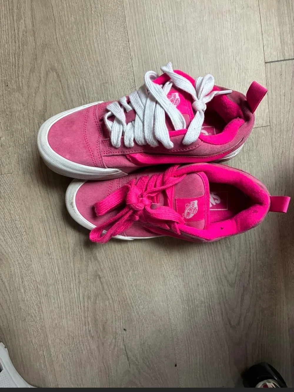 Vans Old Skool Low Top Sneakers in Bright Pink Size 7 Women 5.5 Mens